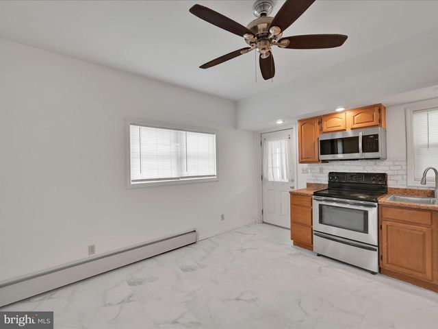 119 N OAK ST, Coal Township, PA 17866