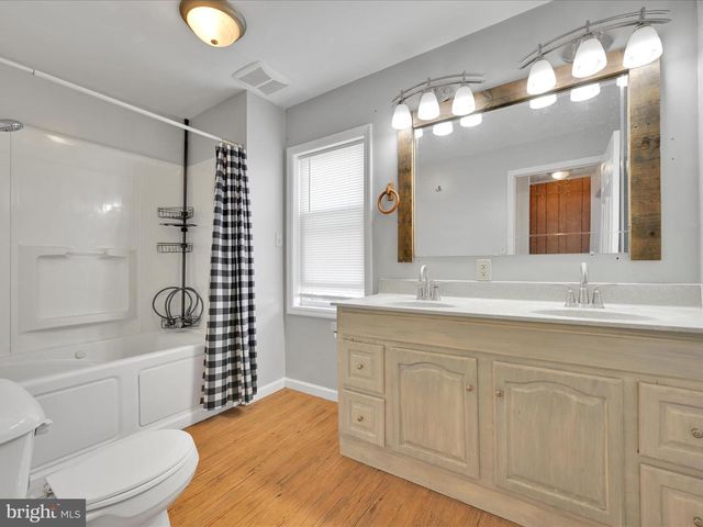 119 N OAK ST, Coal Township, PA 17866