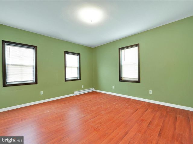 119 N OAK ST, Coal Township, PA 17866