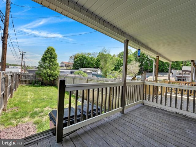 119 N OAK ST, Coal Township, PA 17866