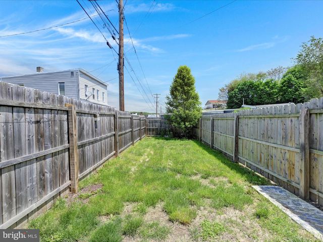 119 N OAK ST, Coal Township, PA 17866