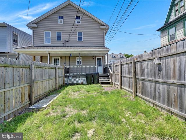 119 N OAK ST, Coal Township, PA 17866