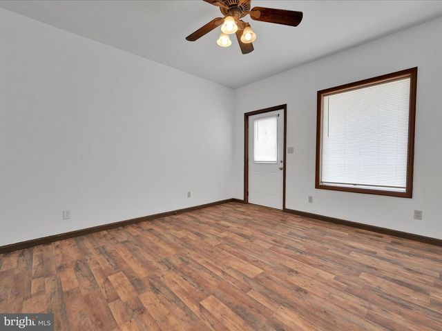 119 N OAK ST, Coal Township, PA 17866