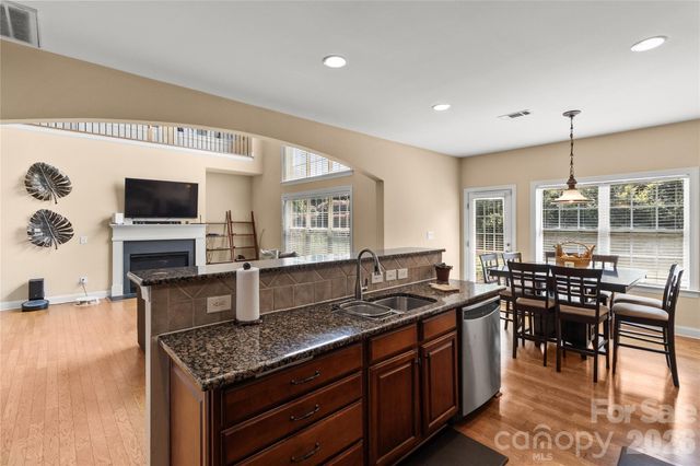 8744 Savannah Road, Harrisburg, NC 28075