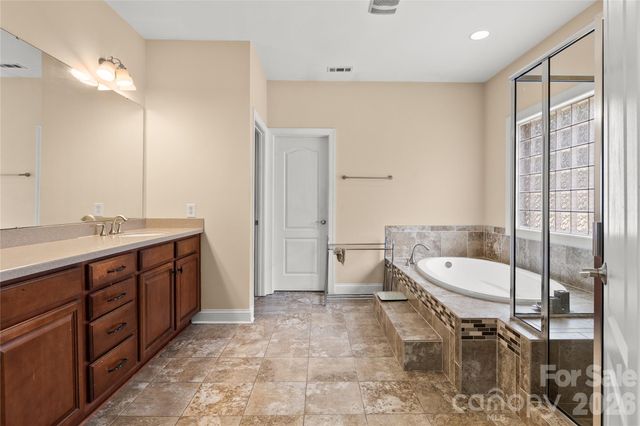 8744 Savannah Road, Harrisburg, NC 28075