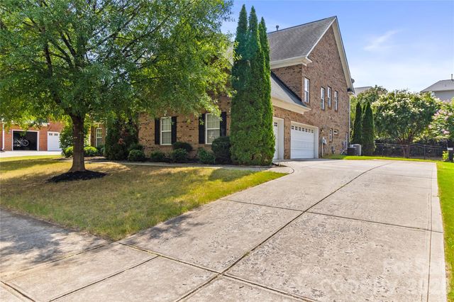 8744 Savannah Road, Harrisburg, NC 28075
