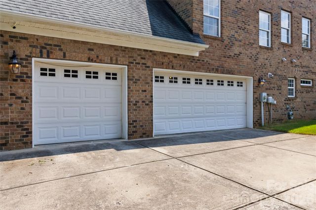 8744 Savannah Road, Harrisburg, NC 28075