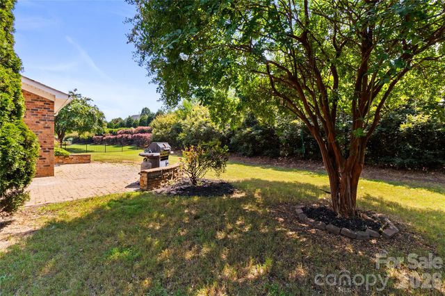 8744 Savannah Road, Harrisburg, NC 28075