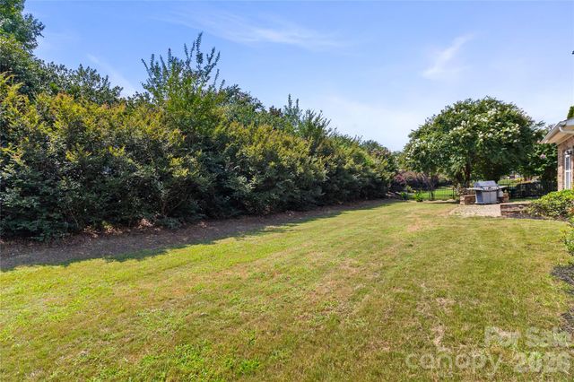 8744 Savannah Road, Harrisburg, NC 28075