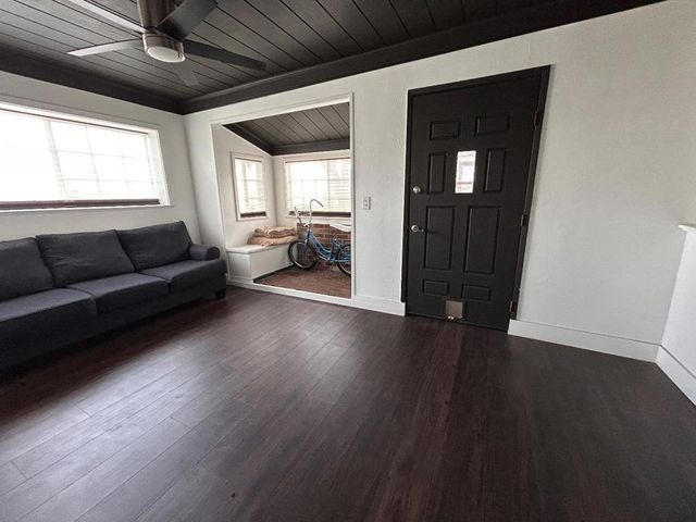 2160 Pacheco Pass Hwy, Gilroy, CA 95020