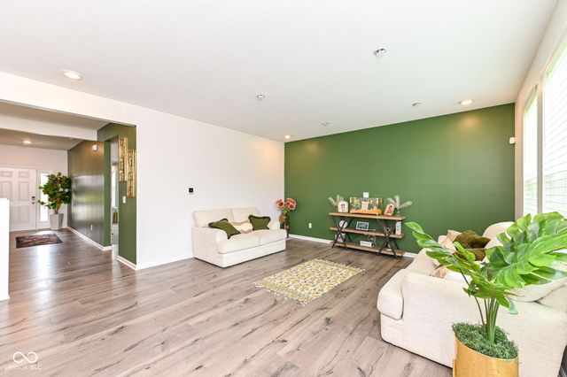 8902 Howlett Lane, Indianapolis, IN 46259