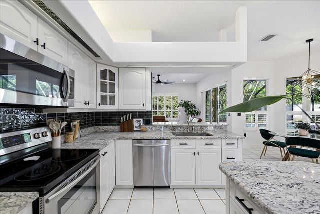 1038 WIDEVIEW AVENUE, Tarpon Springs, FL 34689