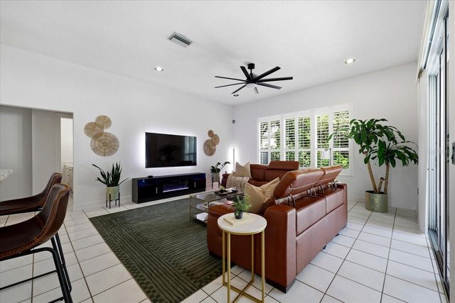 1038 WIDEVIEW AVENUE, Tarpon Springs, FL 34689