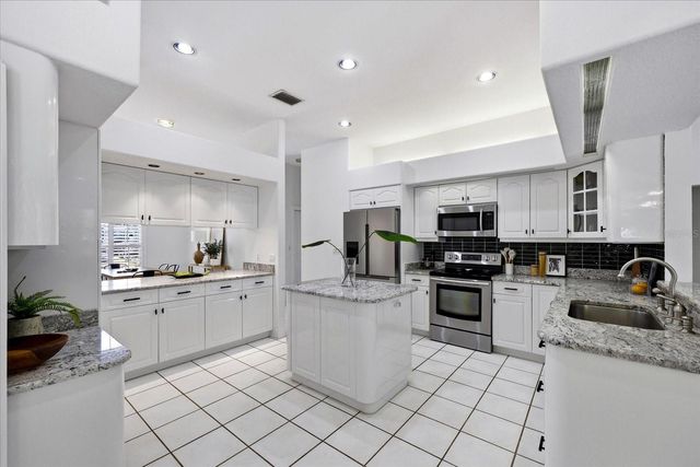 1038 WIDEVIEW AVENUE, Tarpon Springs, FL 34689