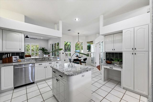 1038 WIDEVIEW AVENUE, Tarpon Springs, FL 34689