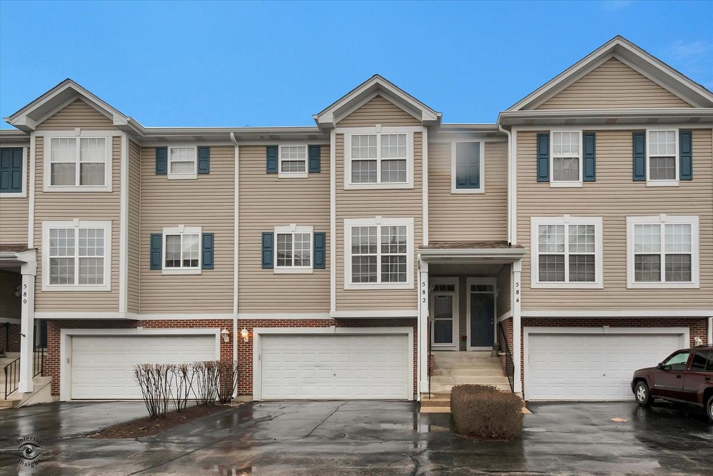 582 Declaration Lane, Aurora, IL 60502