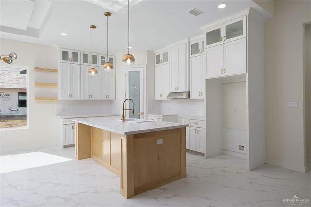 5905 N Rayo Del Sol Street, Edinburg, TX 78542