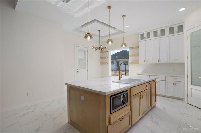 5905 N Rayo Del Sol Street, Edinburg, TX 78542