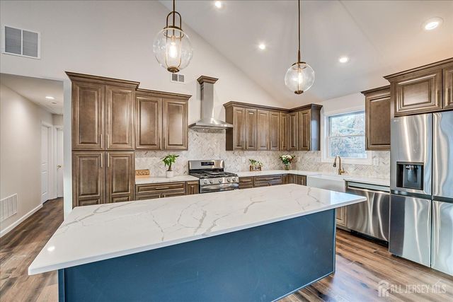 83 Sagamore Avenue, Edison, NJ 08820