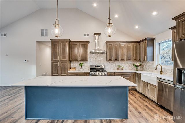 83 Sagamore Avenue, Edison, NJ 08820