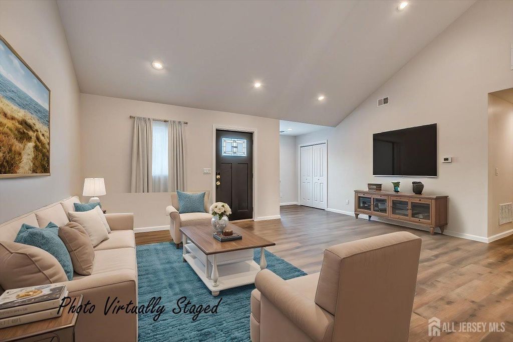 83 Sagamore Avenue, Edison, NJ 08820