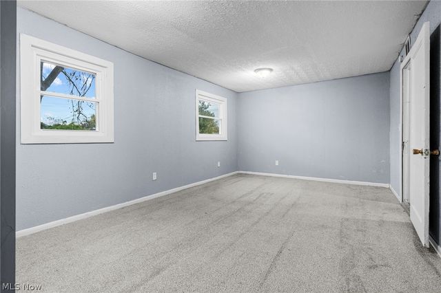 2012 Endrow Avenue NE, Canton, OH 44705