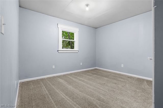 2012 Endrow Avenue NE, Canton, OH 44705