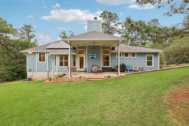 120 Pukoo DR, Bastrop, TX 78602