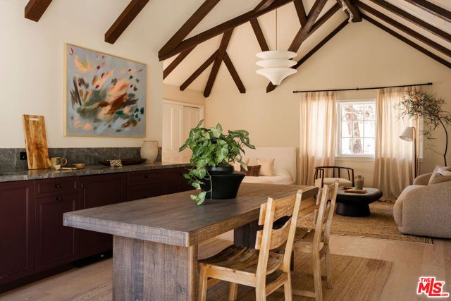 1004 N Bundy Drive, Los Angeles, CA 90049