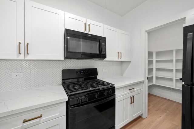 7205 Tippett B, Houston, TX 77088