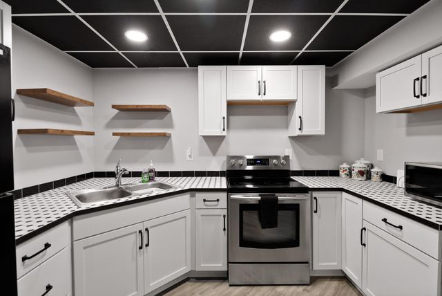 13085 Taft Street, Crown Point, IN 46307