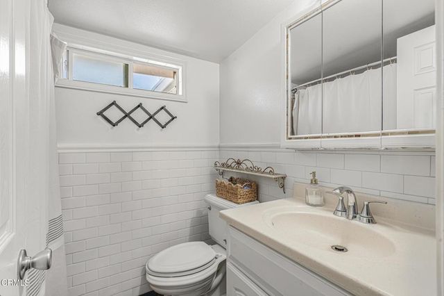 435 S Palm Avenue, Santa Paula, CA 93060