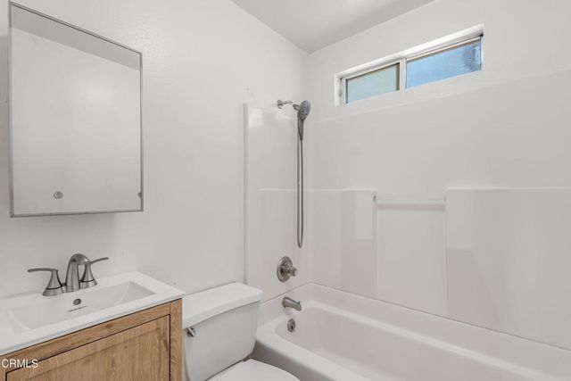 435 S Palm Avenue, Santa Paula, CA 93060