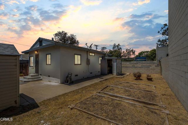 435 S Palm Avenue, Santa Paula, CA 93060