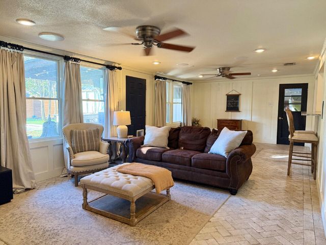 3001 32nd Street, Lubbock, TX 79410