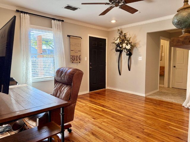 3001 32nd Street, Lubbock, TX 79410