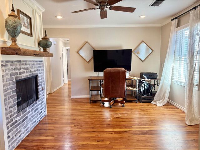 3001 32nd Street, Lubbock, TX 79410