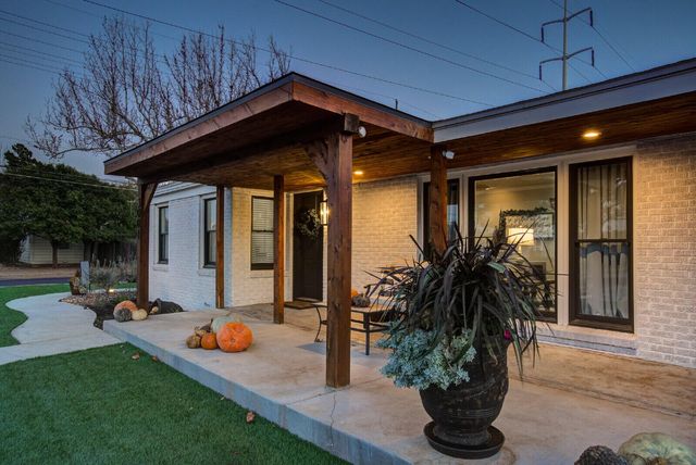 3001 32nd Street, Lubbock, TX 79410