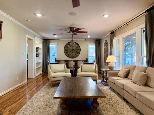 3001 32nd Street, Lubbock, TX 79410