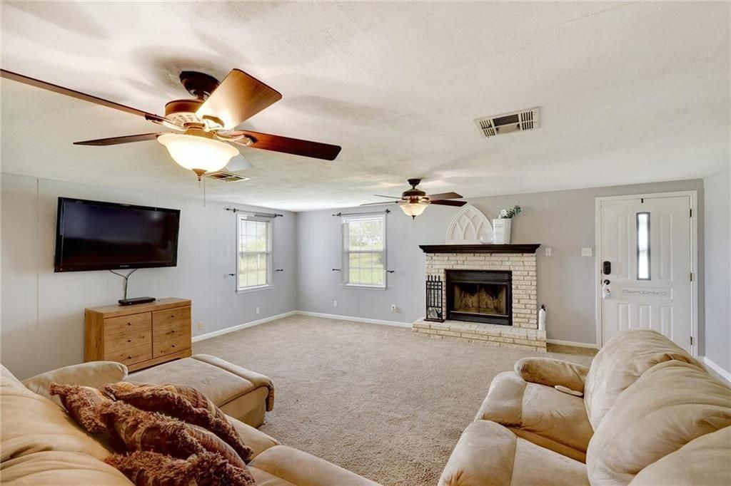 19142 Camino Real, Dale, TX 78616