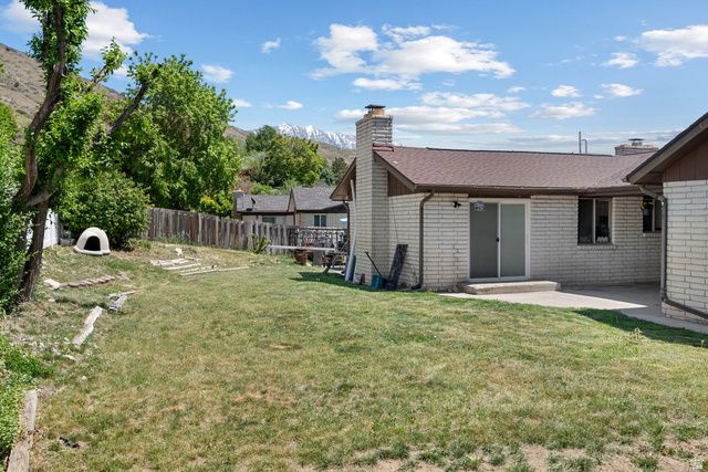 1571 E CHEROKEE DR, Pleasant Grove, UT 84062