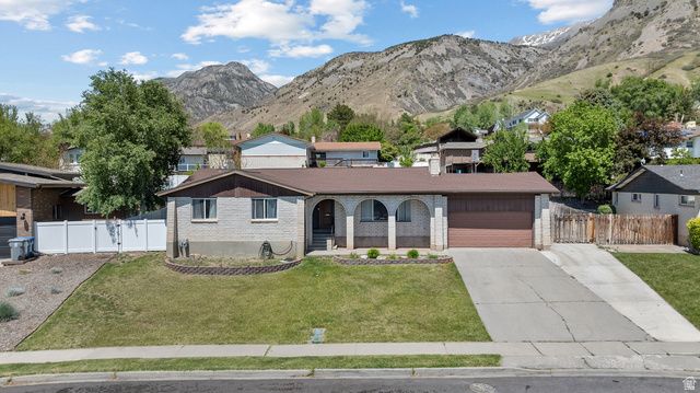 1571 E CHEROKEE DR, Pleasant Grove, UT 84062