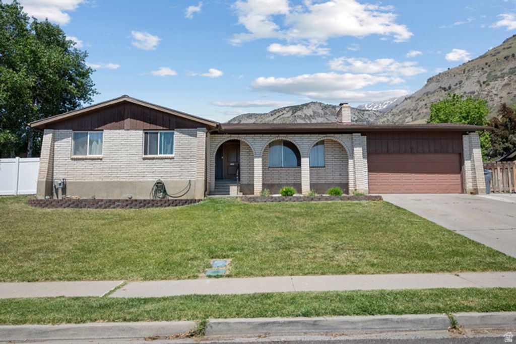1571 E CHEROKEE DR, Pleasant Grove, UT 84062