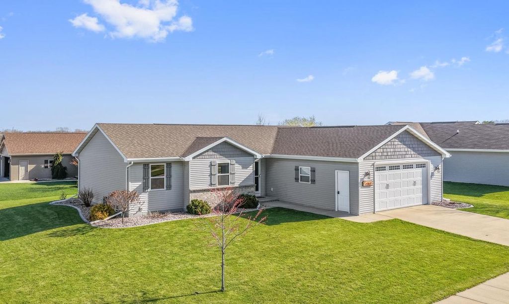 1480 MARIE DRIVE, Kaukauna, WI 54130
