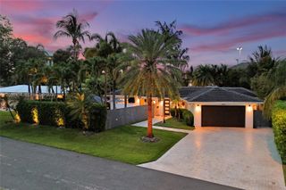 2701 NE 30th St, Fort Lauderdale, FL 33306