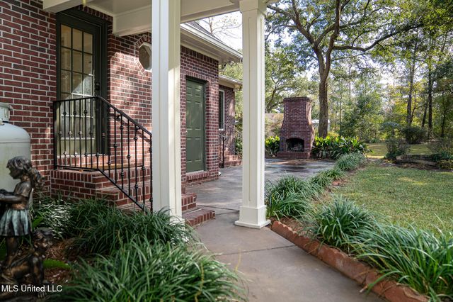 14188 Longwood Circle, D'iberville, MS 39540