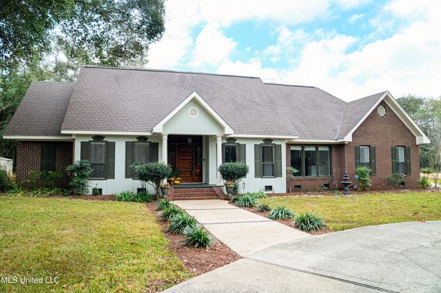 14188 Longwood Circle, D'iberville, MS 39540