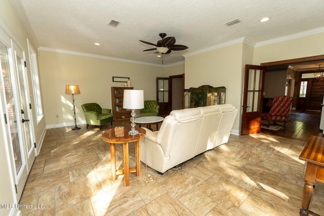 14188 Longwood Circle, D'iberville, MS 39540