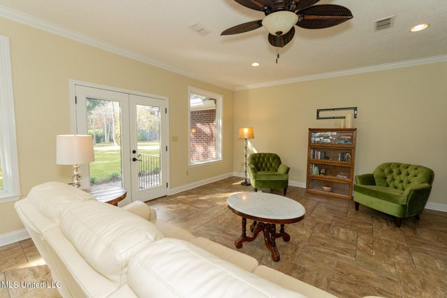 14188 Longwood Circle, D'iberville, MS 39540