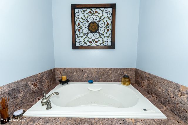 14188 Longwood Circle, D'iberville, MS 39540